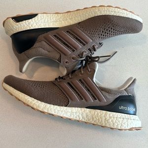 Mens adidas Ultraboost 1.0 Athletic Shoe - Earth Strata / Core Black Brand New